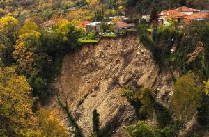 Ιωάννινα: Υποχώρησε επαρχιακός δρόμος στα Τζουμέρκα