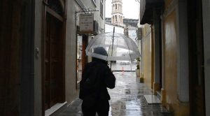 Καιρός: Ισχυρές βροχές και καταιγίδες με θυελλώδεις νοτιάδες 8 μποφόρ – Ποιες περιοχές θα επηρεαστούν
