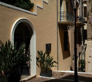 «Ξανάρχισε» ο χρόνος στη Δημοτική Αγορά Χανίων: Τοποθετήθηκε το Ρολόι στο εμβληματικό μνημείο