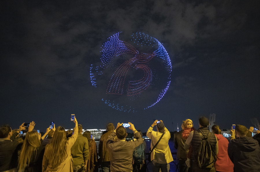 Εντυπωσίασε το θέαμα με drones στα Ενετικά τείχη στο Ηράκλειο, vid