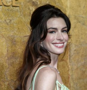 Οι Ματ Ντέιμον, Αν Χάθαγουεϊ και Τομ Χόλαντ σε νέες εικόνες της Οδύσσειας