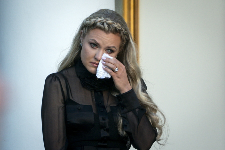 Η Έρικα Κερκ υποστηρίζει τον Τζέι Ντι Βανς για το 2028