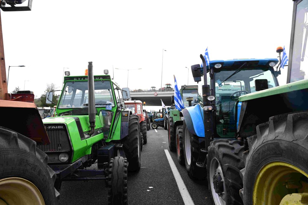 48ωρο μπλόκο των αγροτών κτηνοτρόφων στα Μεγάλα Χωράφια Χανίων