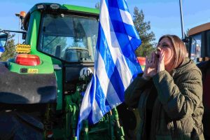 Ζωή Κωνσταντοπούλου: «Οι αγρότες πήραν μια αξιοπρεπή απόφαση, να μην ενδώσουν στην κοροϊδία του πρωθυπουργού»