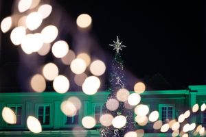 Τα Χριστούγεννα της «νέας κανονικότητας» στην Ευρώπη – Video