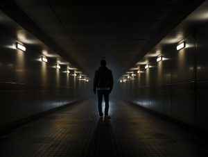 Οργή με το ΒΙΝΤΕΟ: Συνελήφθη ο άνδρας που κλώτσησε ηλικιωμένη στο κεφάλι