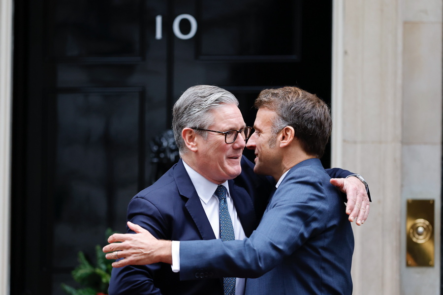 Ιράν: Μακρόν, Στάρμερ και Μερτς καταδικάζουν “τη δολοφονία διαδηλωτών”