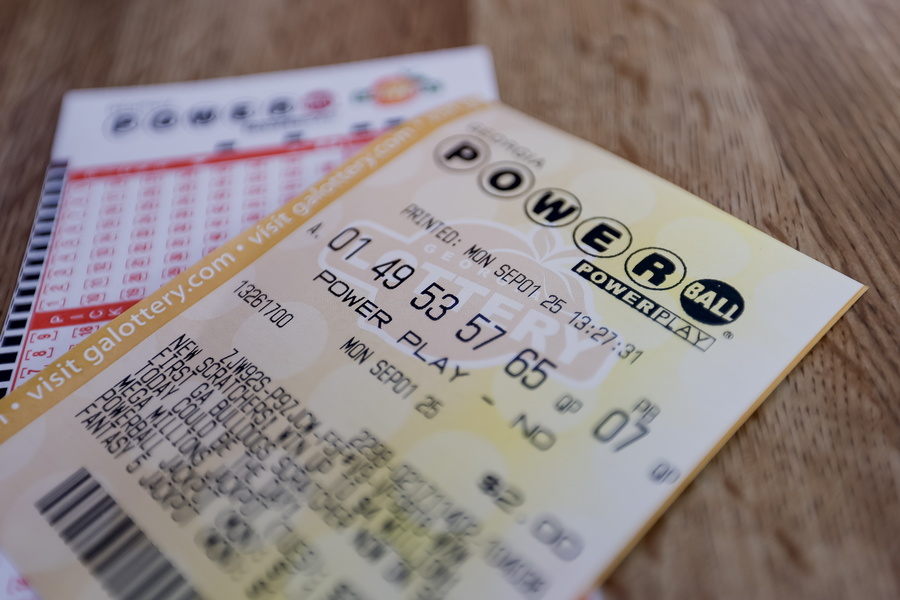 Νικητής του Powerball κέρδισε το αστρονομικό ποσό των 1,82 δις δολαρίων, το δεύτερο μεγαλύτερο έπαθλο στην ιστορία