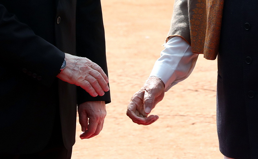 Πούτιν και Μόντι έκαναν δηλώσεις – Ανήμποροι να αντιδράσουν οι διεθνιστές