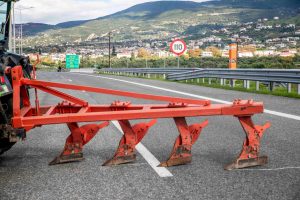 Αποκλεισμένος ο αυτοκινητόδρομος Πατρών – Πύργου στο ύψος του κόμβου της Κάτω Αχαΐας