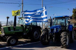 Μπλόκα Β. Ελλάδα: Οι αγρότες στα Μάλγαρα δεν θα «μπλοκάρουν» την κίνηση στην ΠΑΘΕ μέχρι την Πρωτοχρονιά