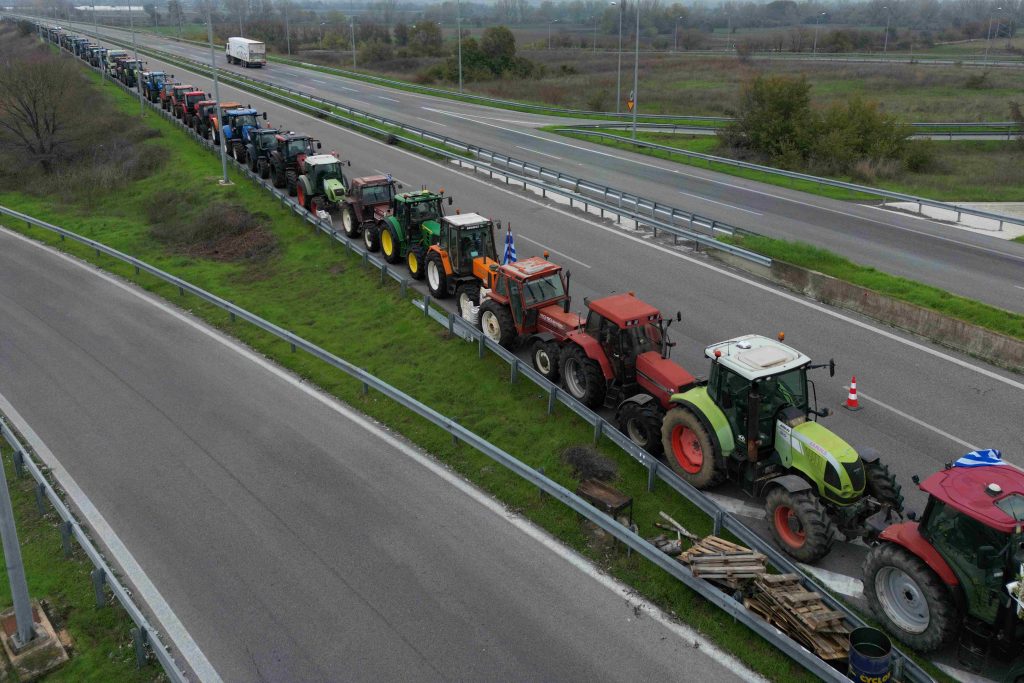 Μπλόκα Αγροτών: Άνοιξε το τελωνείο του Προμαχώνα, κλειστό το τελωνείο των Ευζώνων