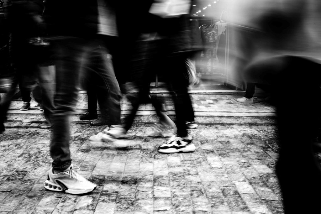 Ανοιχτά σήμερα καταστήματα και σούπερ μάρκετ – Το εορταστικό ωράριο μέχρι την παραμονή Πρωτοχρονιάς