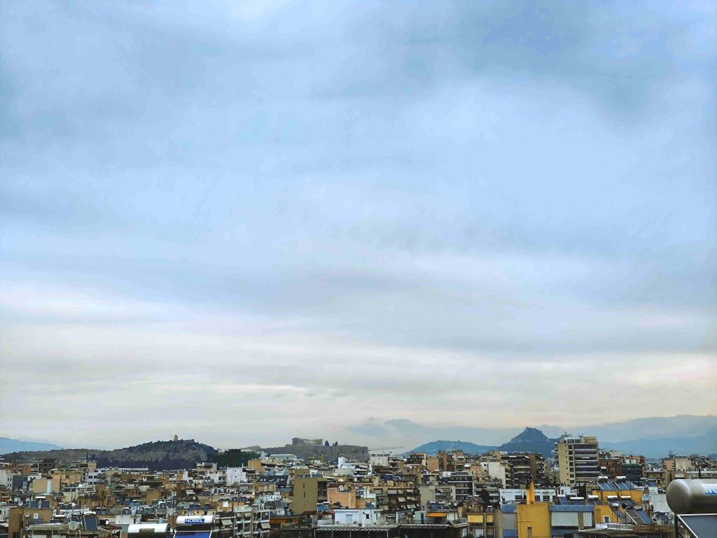 Με συννεφιά, βροχές, καταιγίδες και κρύο ο καιρός μέχρι τα Χριστούγεννα