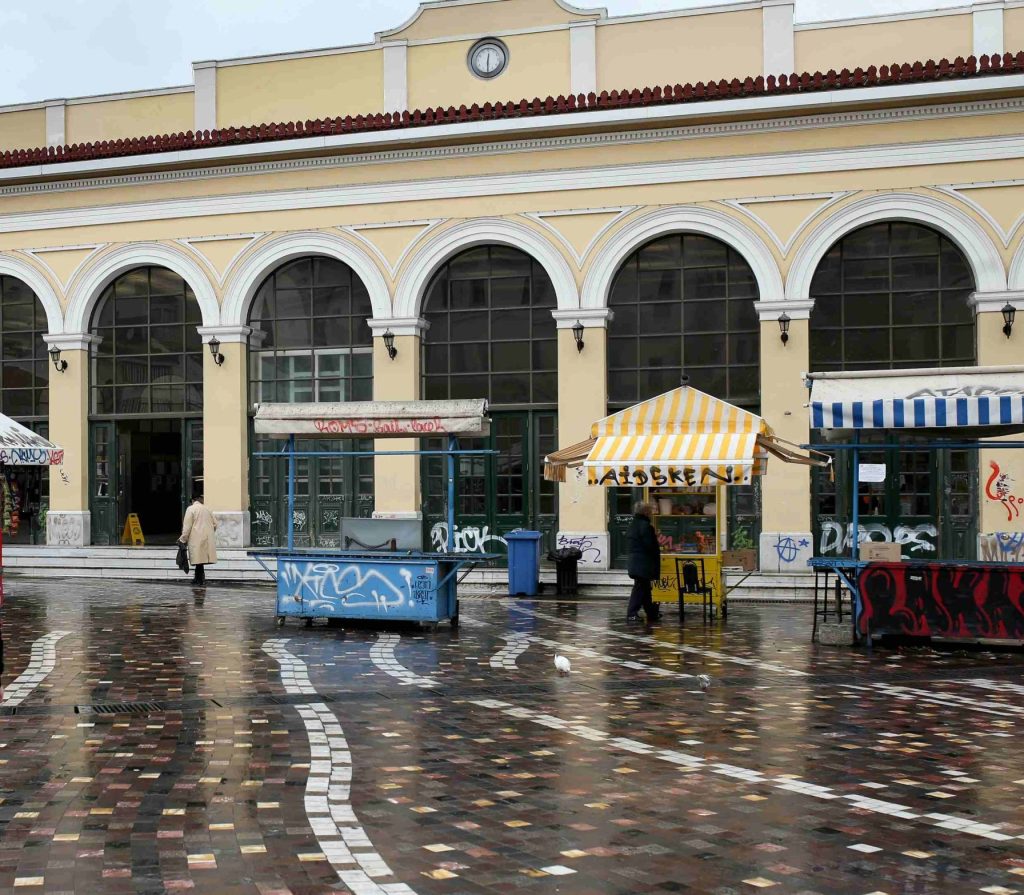 ΣΤΑΣΥ: Αλλάζει η εικόνα του σταθμού Μοναστηράκι – Ξεκινούν τεχνικές εργασίες στην πρόσοψη του κτιρίου του σταθμού