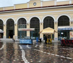 ΣΤΑΣΥ: Αλλάζει η εικόνα του σταθμού Μοναστηράκι – Ξεκινούν τεχνικές εργασίες στην πρόσοψη του κτιρίου του σταθμού