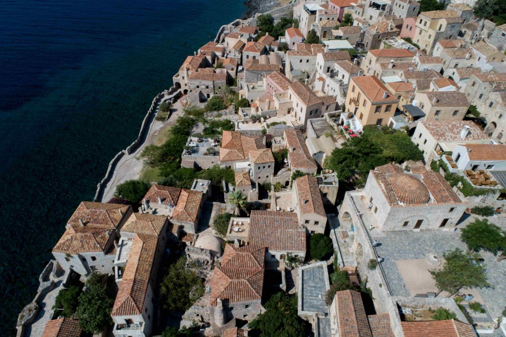 Μαλβαζία: O οίνος-θρύλος της Μονεμβασιάς που μάγεψε την Ευρώπη και ενέπνευσε τον Σαίξπηρ