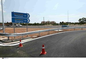 Χαλκιδική: ΙΧ έκανε “βουτιά” στη θάλασσα στα Νέα Μουδανιά