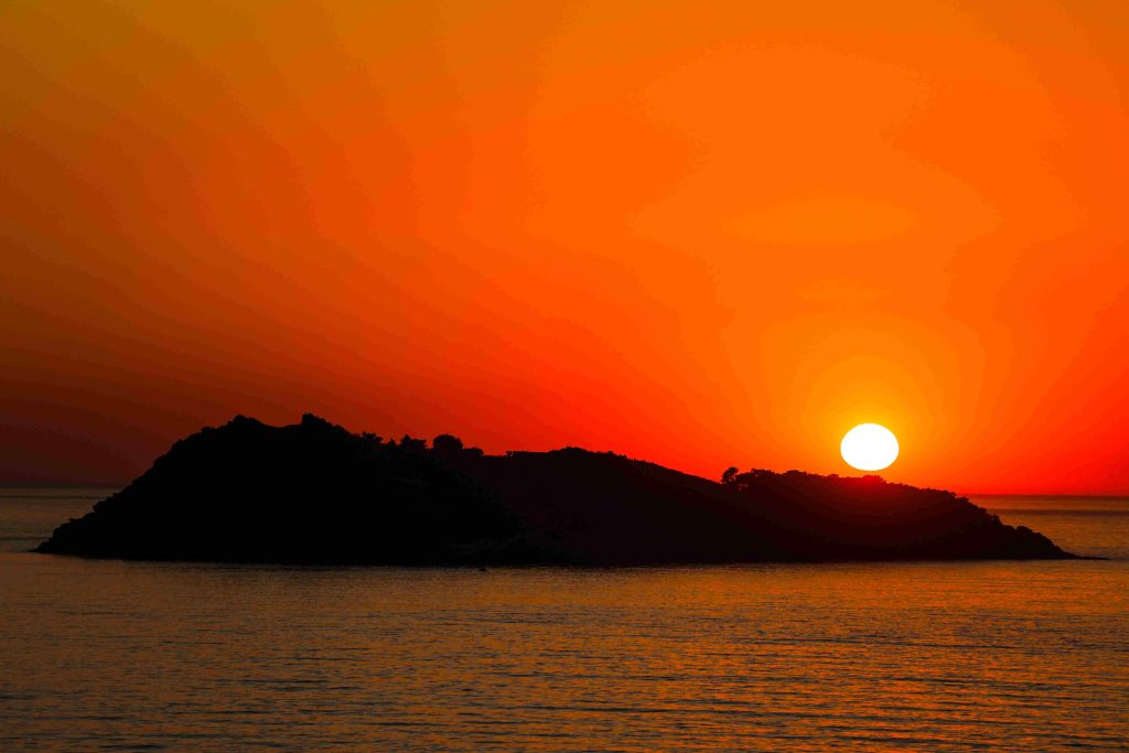 Μυτιλήνη: Νέο ακτοπλοϊκό δρομολόγιο συνδέει την Πέτρα με το επίνειο της τουρκικής πόλης του Αδραμυτίου