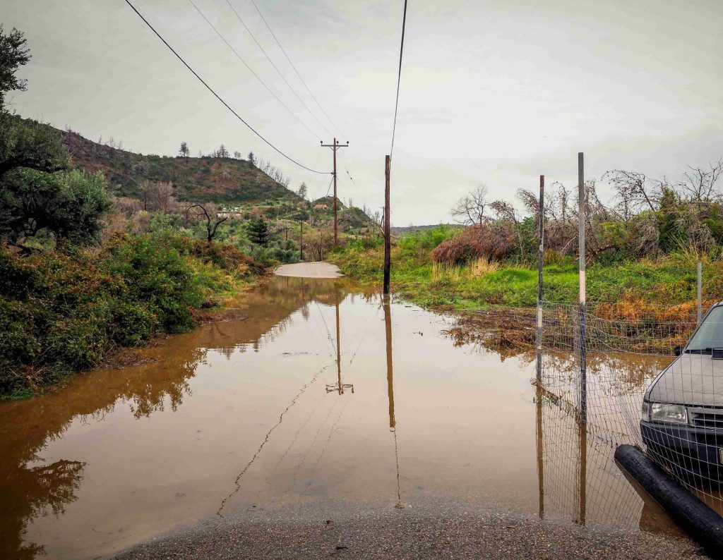 Εύβοια: Πλημμυρισμένα σπίτια και επιχειρήσεις – Συνεχίζει η Πυροσβεστική την άντληση υδάτων – Κλειστά τα σχολεία
