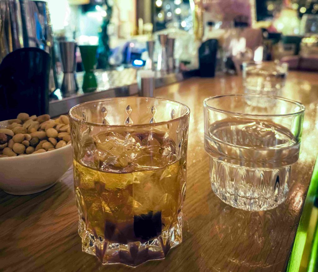 Ηράκλειο: Στο νοσοκομείο ανήλικος μετά από κατανάλωση αλκοόλ – Συνελήφθη η υπεύθυνη του καταστήματος