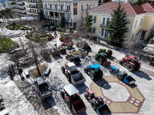 Στάση αναμονής κρατούν στα μπλόκα αγρότες και κτηνοτρόφοι της Δυτικής Ελλάδας