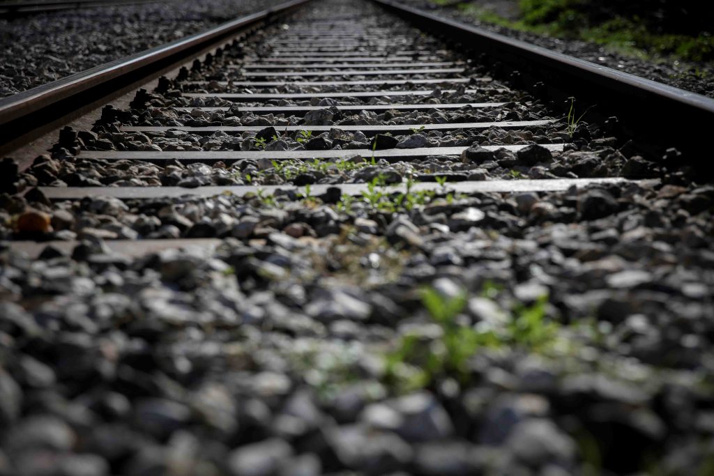 Θεσσαλονίκη: Συνελήφθη οδηγός λεωφορείου που παρέσυρε μπάρες σε σιδηροδρομική διάβαση