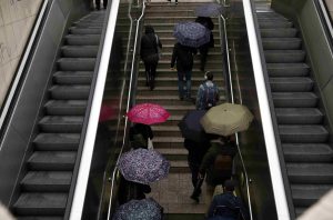 Ισχυρές βροχές και καταιγίδες έως το μεσημέρι -Σύσκεψη στα Μέγαρα για τις πληγείσες περιοχές
