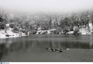 Καιρός: Με ψυχρή εισβολή και χιόνια ακόμη και στην Αττική μας αποχαιρετά το 2025