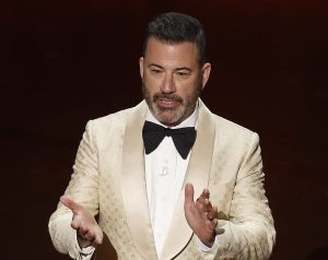 Το νέο “καρφί” του Τζίμι Κίμελ στον Ντόναλντ Τραμπ στα Critics Awards, vid