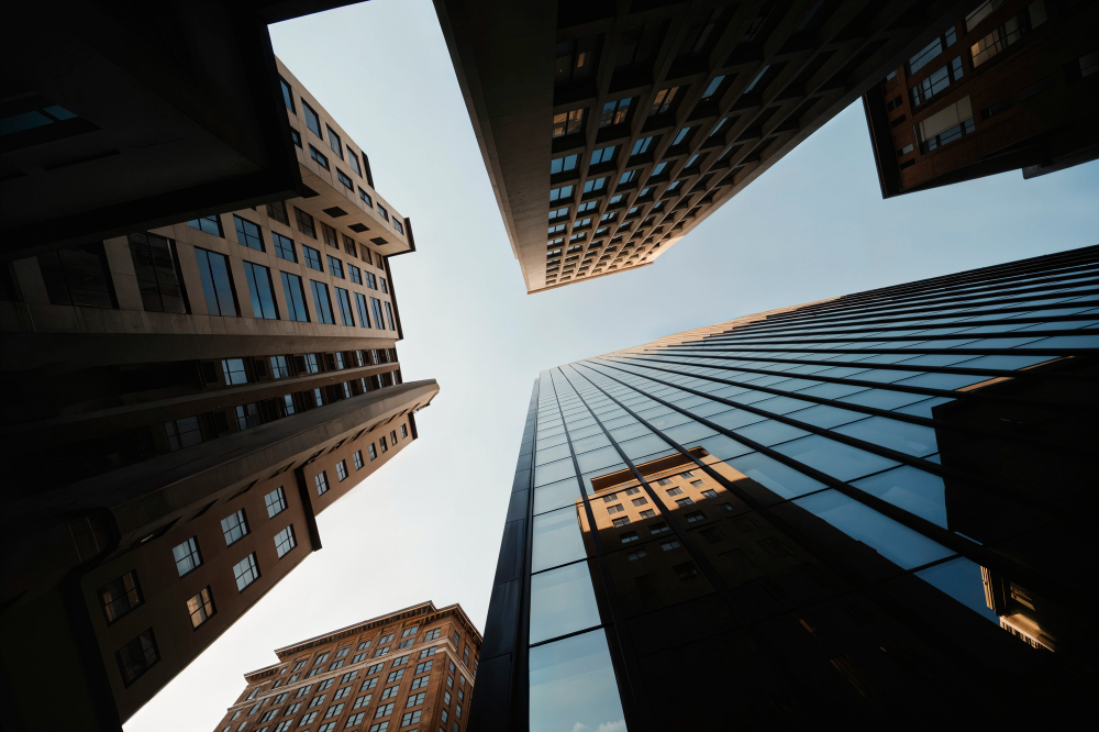 Εκρήξεις σε πολυώροφο κτίριο στη Νέα Υόρκη – Πληροφορίες για εγκλωβισμένους, vid