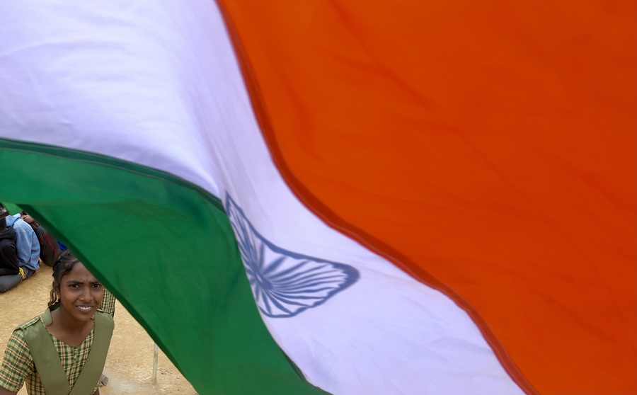 Σοκάρει η στιγμή της συντριβής αεροσκάφους στην Ινδία – Νεκρός υψηλόβαθμος πολιτικός, vid