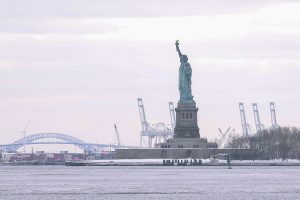 Δεν ξεμπέρδεψαν με το ιστορικό ψύχος οι ΗΠΑ: Εκτιμήσεις για νέα βαρυχειμωνιά – Στους 38 οι νεκροί