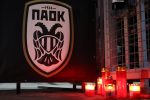 Κεριά στο γήπεδο του ΠΑΟΚ