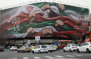 Ο Τραμπ καλεί τους Ιρανούς να ξεσηκωθούν: «Διαδηλώστε, η βοήθεια είναι καθ’ οδόν»