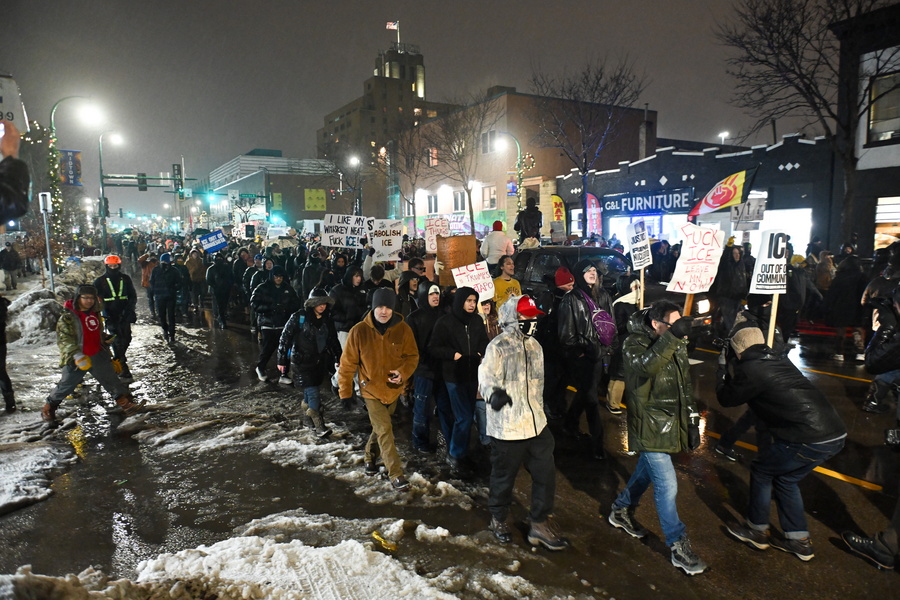 Πώς καταρρίπτεται ο μύθος των «αυθόρμητων εξεγέρσεων» on camera – ΒΙΝΤΕΟ