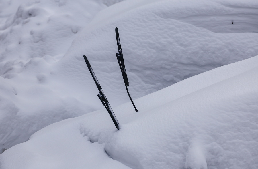 Αδιανόητες ποσότητες χιονιού στη ρωσική άπω ανατολή θάβουν… σπίτια, vid