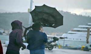 Έκτακτο δελτίο της ΕΜΥ: Έρχονται ισχυρές καταιγίδες, θυελλώδεις άνεμοι και έντονες χιονοπτώσεις