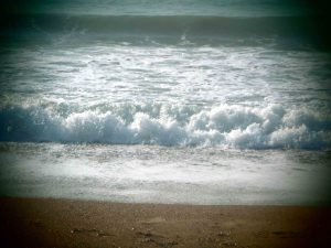 Χανιά: Η κακοκαιρία έκανε τη θάλασσα να αφρίσει στην Παλαιόχωρα – Βίντεο με τις εντυπωσιακές εικόνες