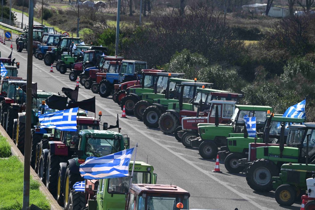 Άρχισε η εκτροπή των οχημάτων από το Κάστρο Βοιωτίας – Έκλεισε η εθνική οδός Αθηνών-Λαμίας