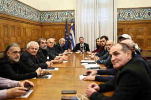 Ο Νίκος Ανδρουλάκης συναντήθηκε με εκπροσώπους των σωματείων πωλητών λαϊκών αγορών