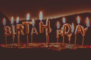 Νοτιοαφρικανός που ισχυριζόταν ότι ήταν ο «γηραιότερος άνδρας στον κόσμο» πέθανε λίγες ώρες μετά τα «121ά γενέθλιά» του