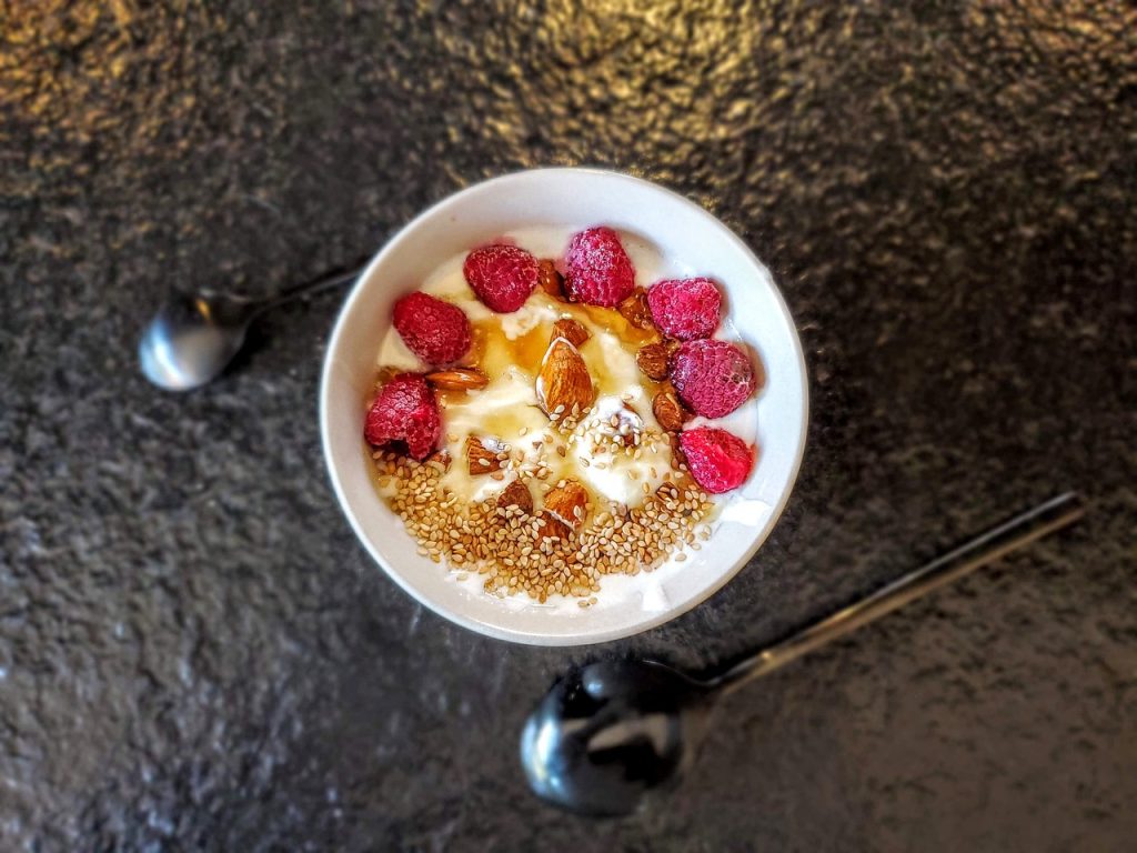 4 γρήγορες και εύκολες συνταγές πρωινού για να ξεκινήσετε θρεπτικά τη μέρα σας