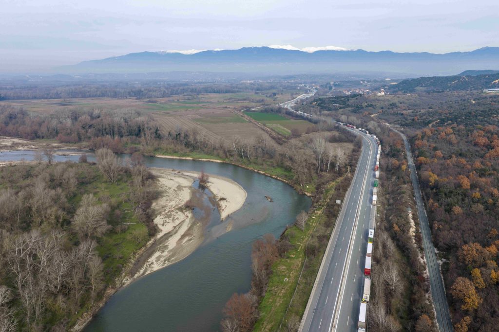 Αίτημα της Ομοσπονδίας Φορτηγών στο υπ. Μεταφορών για τα ωράρια των οδηγών λόγω αγροτικών μπλόκων