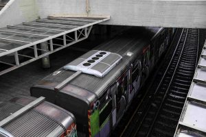 Πλημμύρισε ο ηλεκτρικός: Εκτός λειτουργίας προσωρινά οι σταθμοί Μοσχάτο και Καλλιθέα