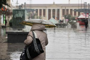 Καιρός: Τοπικές βροχές και καταιγίδες και σήμερα – Οι νοτιάδες φέρνουν άνοδο της θερμοκρασίας