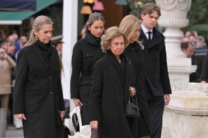 Πριγκίπισσα Ειρήνη: Στη Μητρόπολη Αθηνών η σορός της για το “ύστατο χαίρε” – Δείτε εικόνες