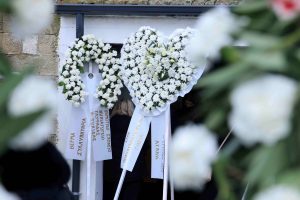 Φονική έκρηξη στα Τρίκαλα: Σε βαρύ πένθος και αμέτρητα “γιατί” οι κηδείες των τριών γυναικών