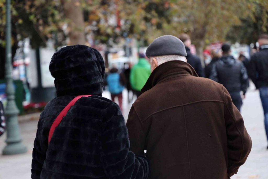 Καιρός σήμερα: Παραμένει το τσουχτερό κρύο και ο παγετός στα ηπειρωτικά- Τοπικές βροχές στα δυτικά