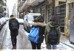 Στερεά Ελλάδα: Χιόνια, ψύχος και αλλαγές στη λειτουργία των σχολείων